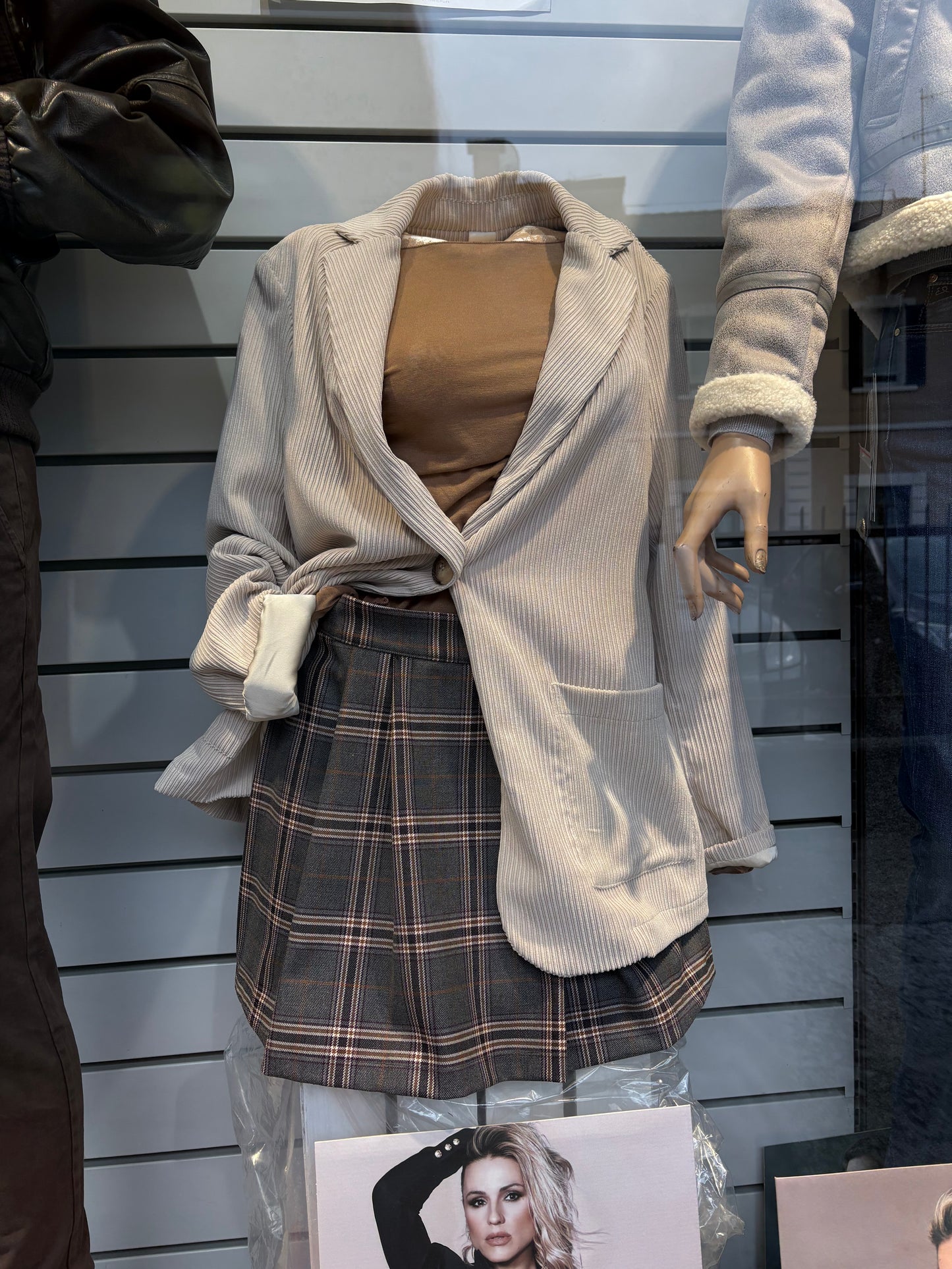 Short donna principe di Galles NANEBI