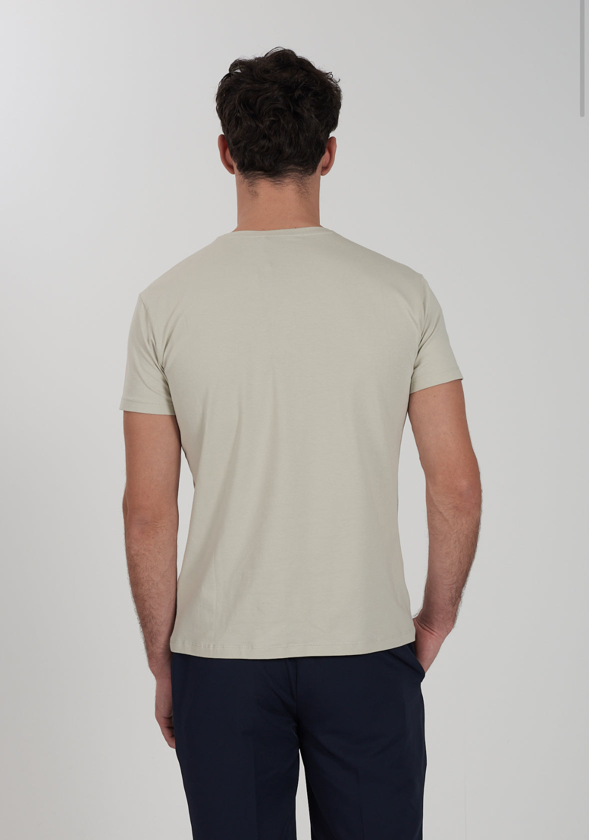 T-shirt uomo scollo V elasticizzato YES ZEE